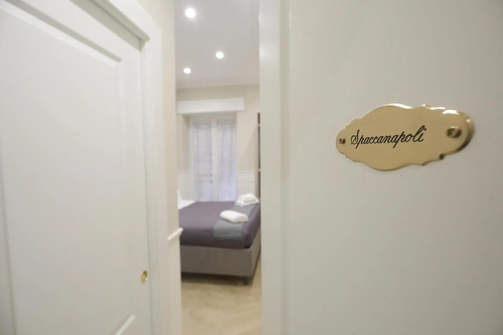 Vico Croce Suite, Spaccanapoli 0*, Naples Italy