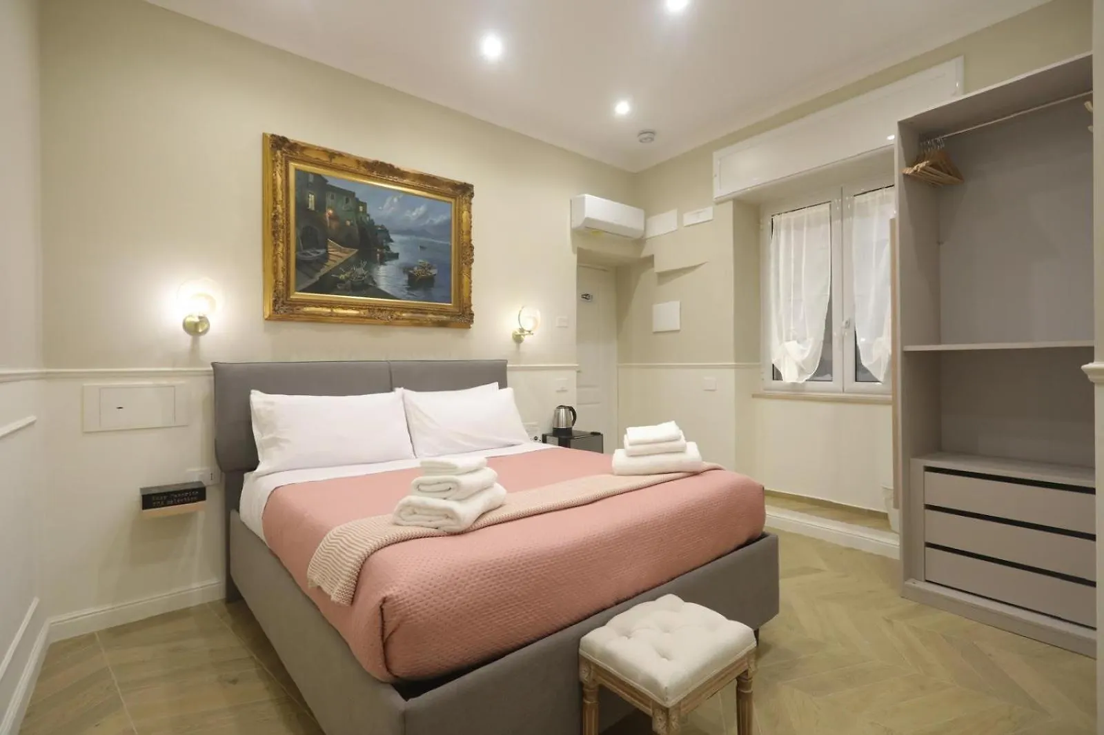 Vico Croce Suite, Spaccanapoli Italy